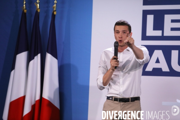Marine le pen dans le lot-et-garonne a buzet sur baìse