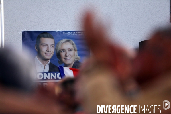 Marine le pen dans le lot-et-garonne a buzet sur baìse