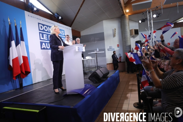 Marine le pen dans le lot-et-garonne a buzet sur baìse