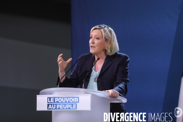 Marine le pen dans le lot-et-garonne a buzet sur baìse