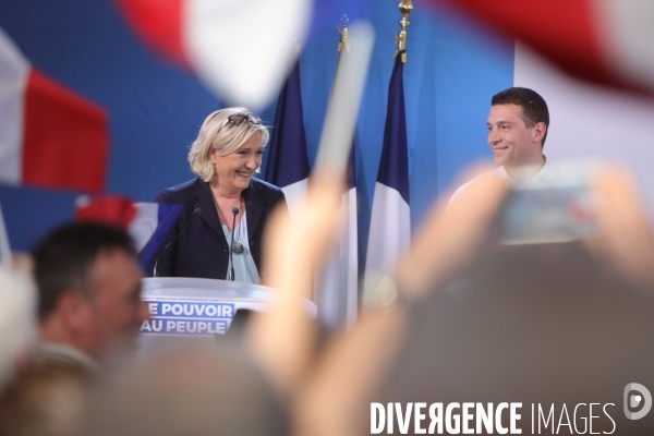 Marine le pen dans le lot-et-garonne a buzet sur baìse