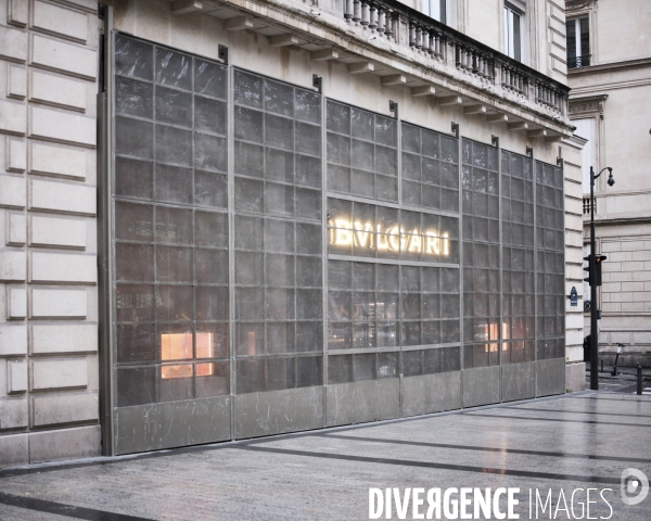 Protection des commerces av des  Champs Elysée