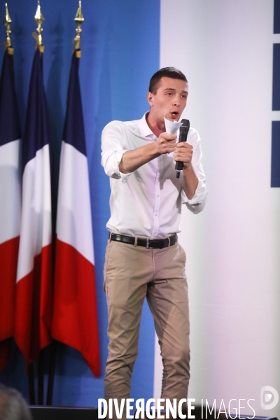 Marine le pen dans le lot-et-garonne a buzet sur baìse
