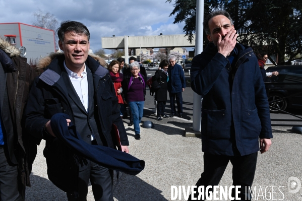 Raphaël Glucksmann et Olivier Faure en campagne pour les élections européennes.