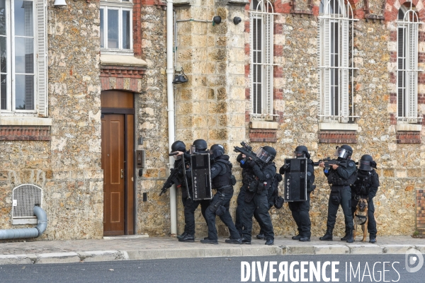 GIGN et RAID, visites de Christophe Castaner et Laurent Nunez.