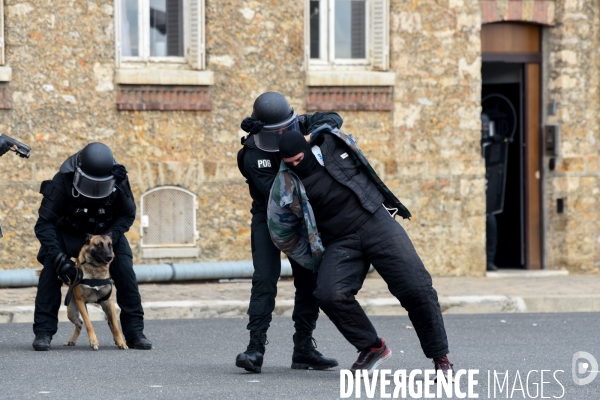 GIGN et RAID, visites de Christophe Castaner et Laurent Nunez.