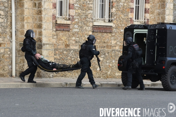 GIGN et RAID, visites de Christophe Castaner et Laurent Nunez.