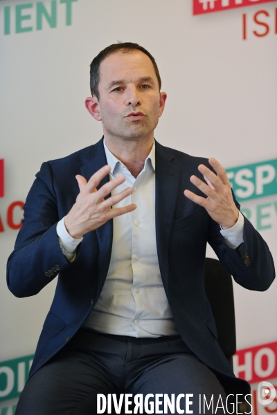 Conference de presse de Benoit Hamon