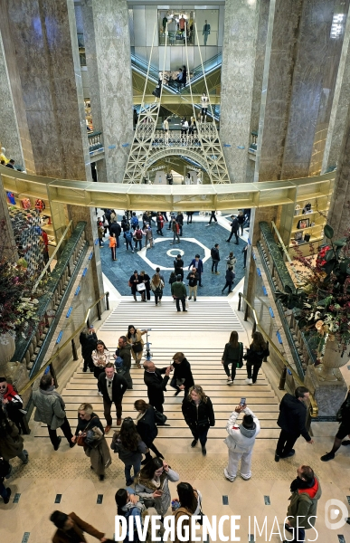Ouverture des Galeries Lafayette aux Champs Elysées