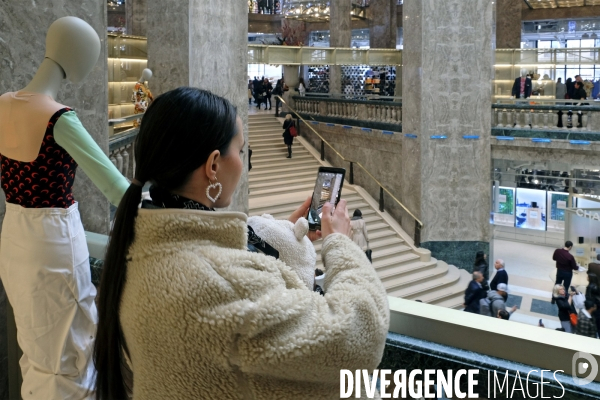 Ouverture des Galeries Lafayette aux Champs Elysées