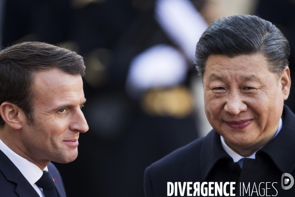 Emmanuel MACRON reçoit XI Jinping à l Elysée.