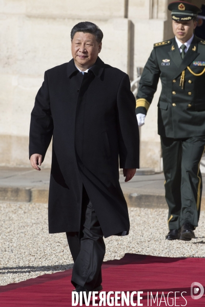 Emmanuel MACRON reçoit XI Jinping à l Elysée.