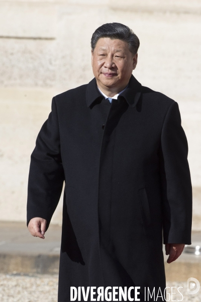 Emmanuel MACRON reçoit XI Jinping à l Elysée.