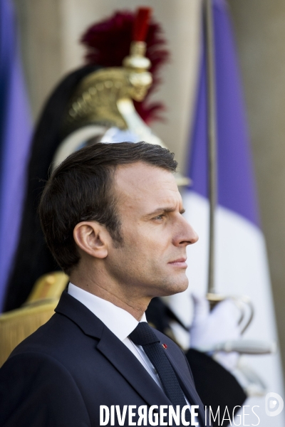 Emmanuel MACRON reçoit XI Jinping à l Elysée.