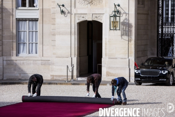 Emmanuel MACRON reçoit XI Jinping à l Elysée.