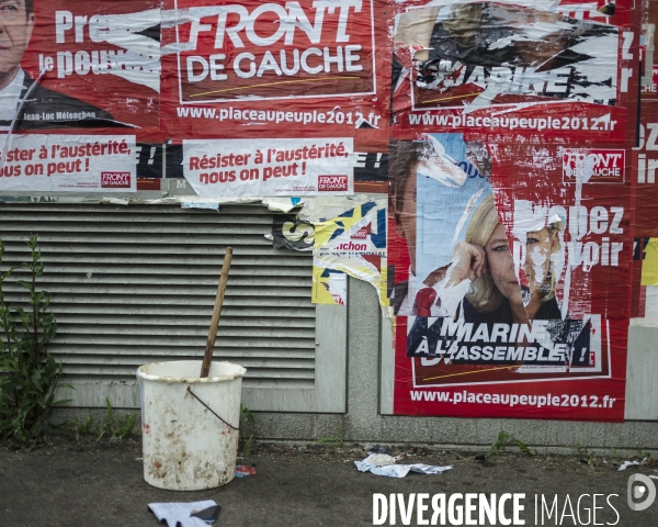 Campagne legislative de Marine Le Pen. Collage d affiches