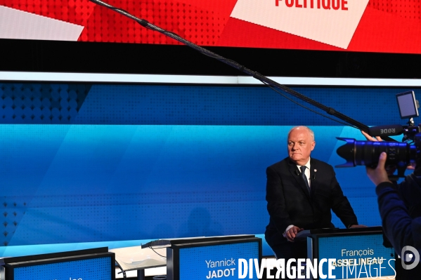 Sur le plateau de L Emission politique. Elections européennes.