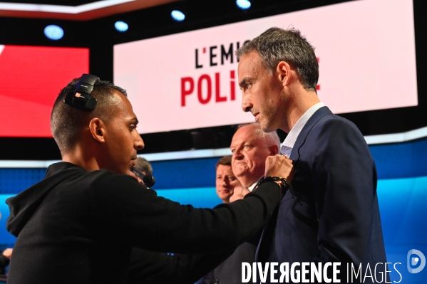 Sur le plateau de L Emission politique. Elections européennes.