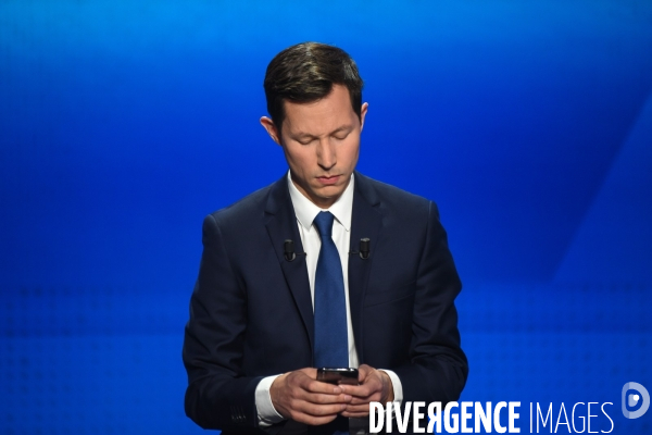 Sur le plateau de L Emission politique. Elections européennes.