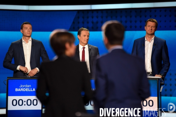 Sur le plateau de L Emission politique. Elections européennes.