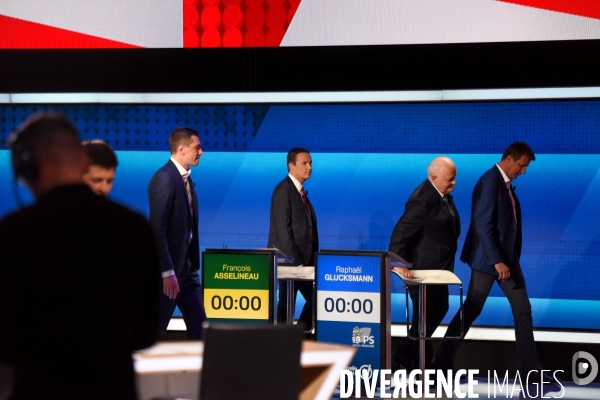 Sur le plateau de L Emission politique. Elections européennes.
