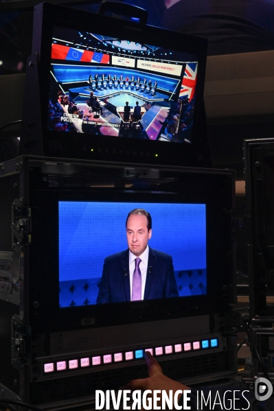 Sur le plateau de L Emission politique. Elections européennes.