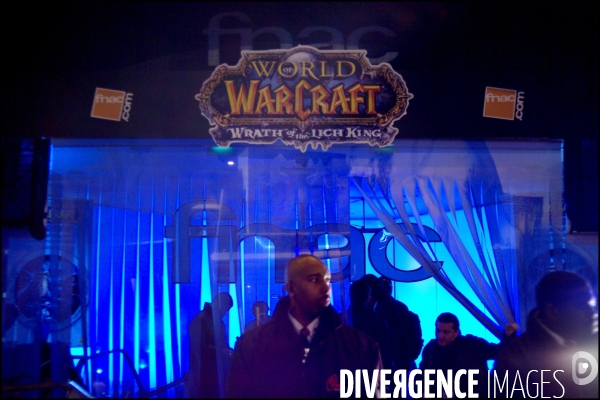 Ouverture exceptionnelle à minuit de Virgin et de la Fnac champs-elysees pour le lancement du jeu vidéo World of Warcraft®: Wrath Of The Lich Kingô. 13 novembre 2008.