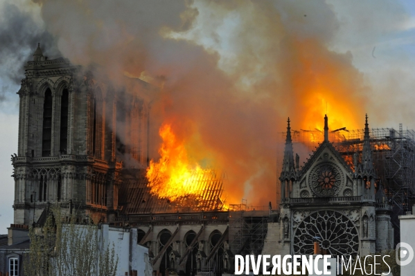 Incendie de la cathédrale Notre-Dame de Paris