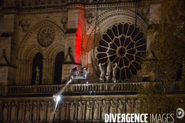 La cathédrale Notre-Dame en feu