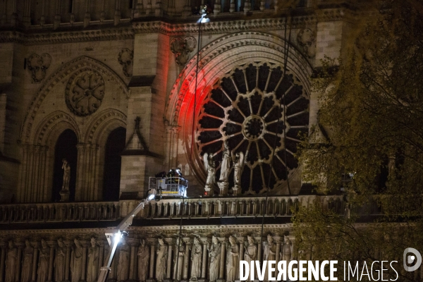 La cathédrale Notre-Dame en feu