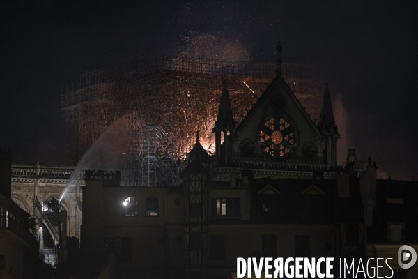 Notre-Dame en feu