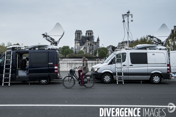 Notre-Dame de Paris, le jour d après l incendie.