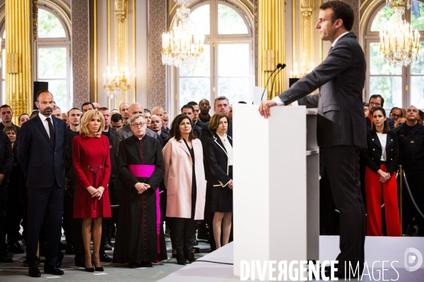 Les pompiers et policiers sauveurs de Notre-Dame de Paris conviés au Palais de l Elysée.