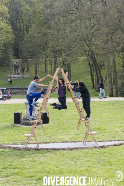 LES CHAISES de Satchie Noro