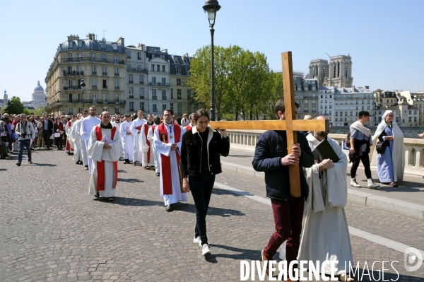 Chemin de Croix sur l ile saint Louis