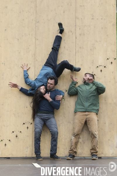 MIND THE GAP - Dimitri Hatton - Satchie Noro - Sylvain Ohl