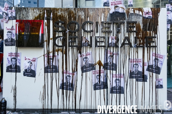 Blocage contre les pollueurs à la Défense