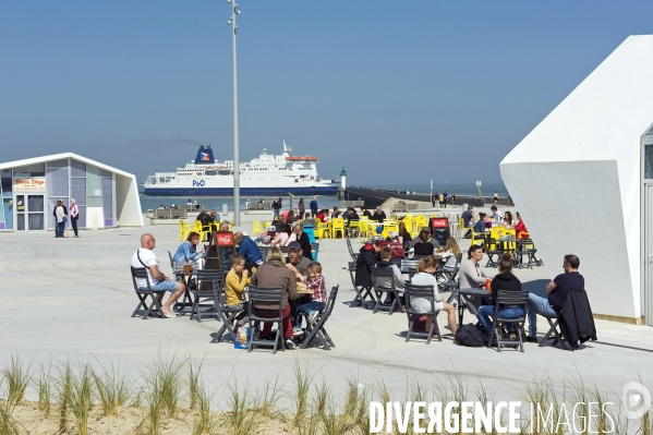 Et Calais devient une station balnéaire ! Amenagement du front de mer.Série 1