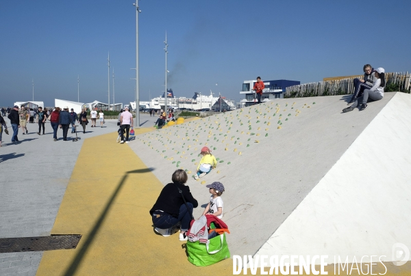 Et Calais devient une station balnéaire ! Amenagement du front de mer.Série 1