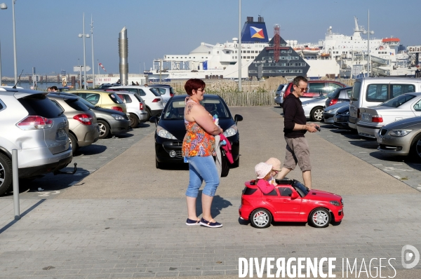 Et Calais devient une station balnéaire ! Amenagement du front de mer.Série 1