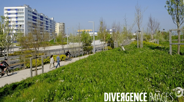 Et Calais devient une station balnéaire ! Amenagement du front de mer.Série 1