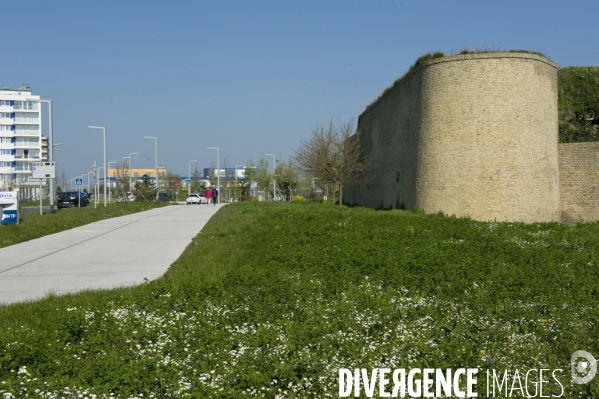 Et Calais devient une station balnéaire ! Amenagement du front de mer.Série 1