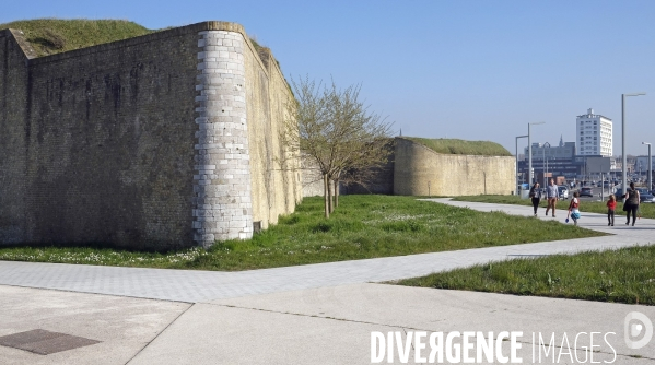 Et Calais devient une station balnéaire ! Amenagement du front de mer.Série 1