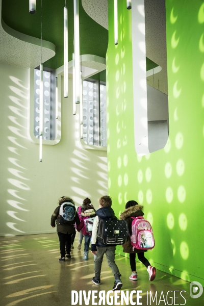 Illustration dans les écoles, collèges et lycées de Paris et d Île-de-France.