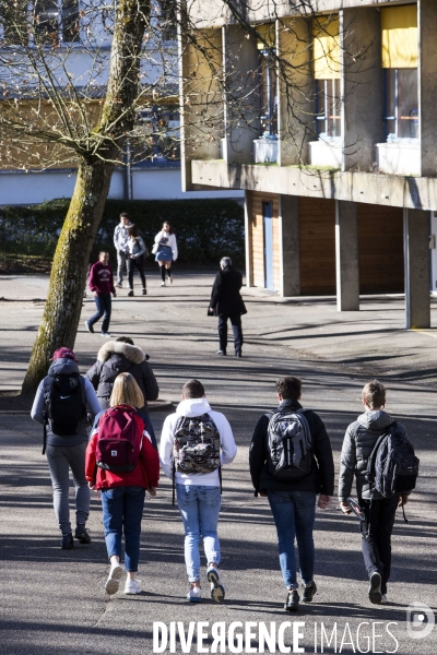 Illustration dans les écoles, collèges et lycées de Paris et d Île-de-France.