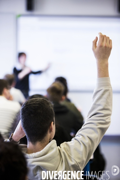 Illustration dans les écoles, collèges et lycées de Paris et d Île-de-France.