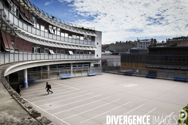 Illustration dans les écoles, collèges et lycées de Paris et d Île-de-France.