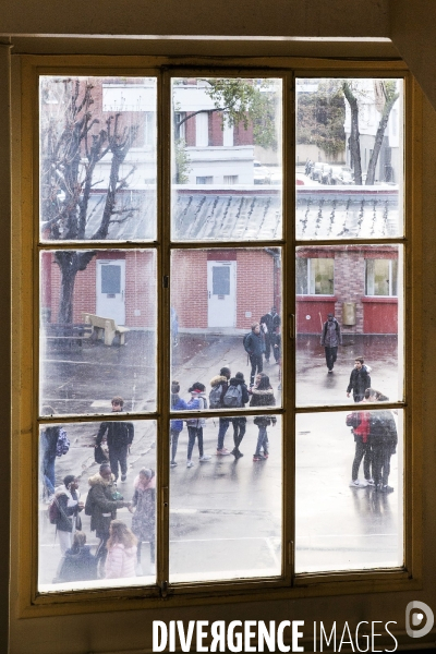 Illustration dans les écoles, collèges et lycées de Paris et d Île-de-France.