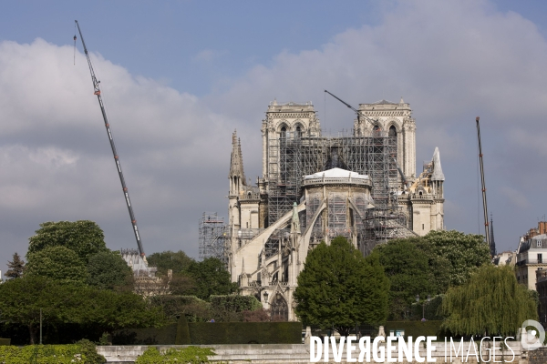 Les travaux sur la cathédrale Notre-Dame de Paris après l incendie