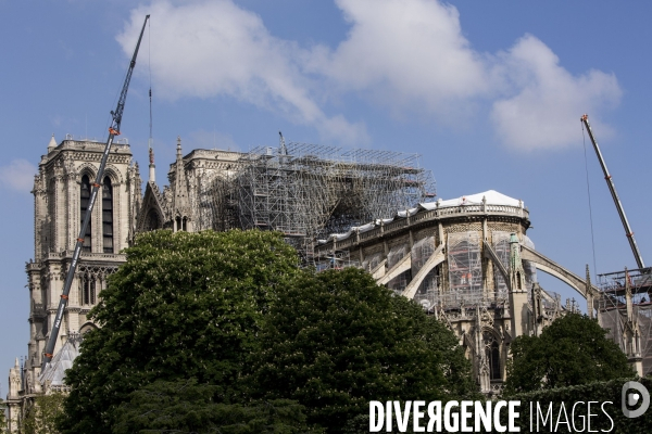 Les travaux sur la cathédrale Notre-Dame de Paris après l incendie